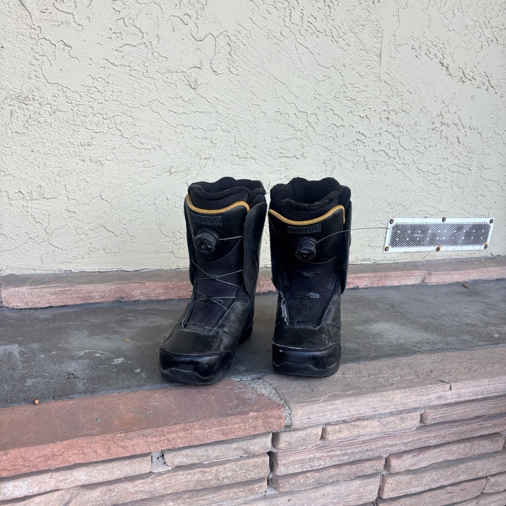 Men’s ThirtyTwo Snowboard Boots – Black/Gold – Size [10.5] – Maysis BOA System